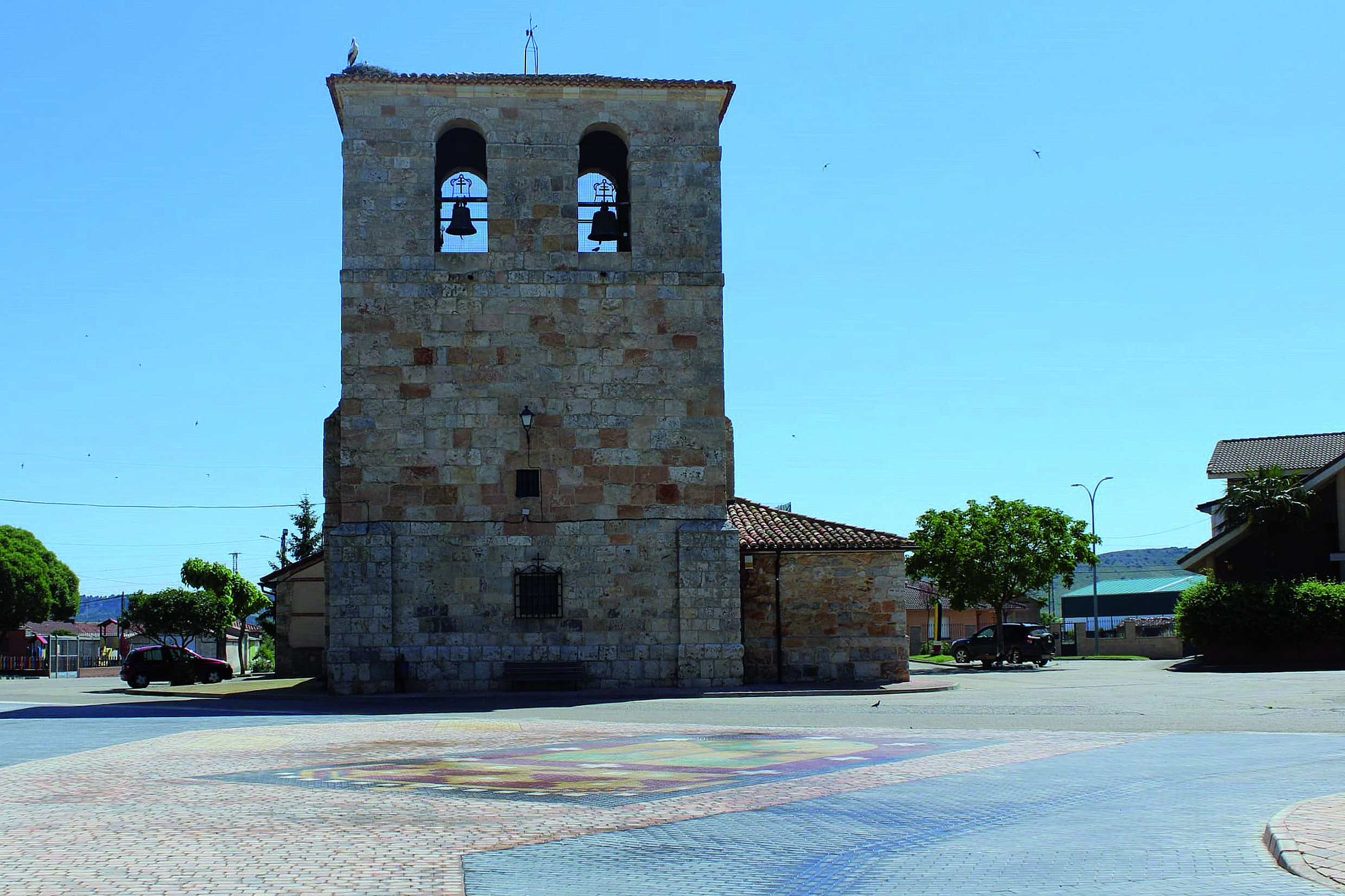 Soto de Cerrato bj - Nuevo pavimento iglesia.jpg