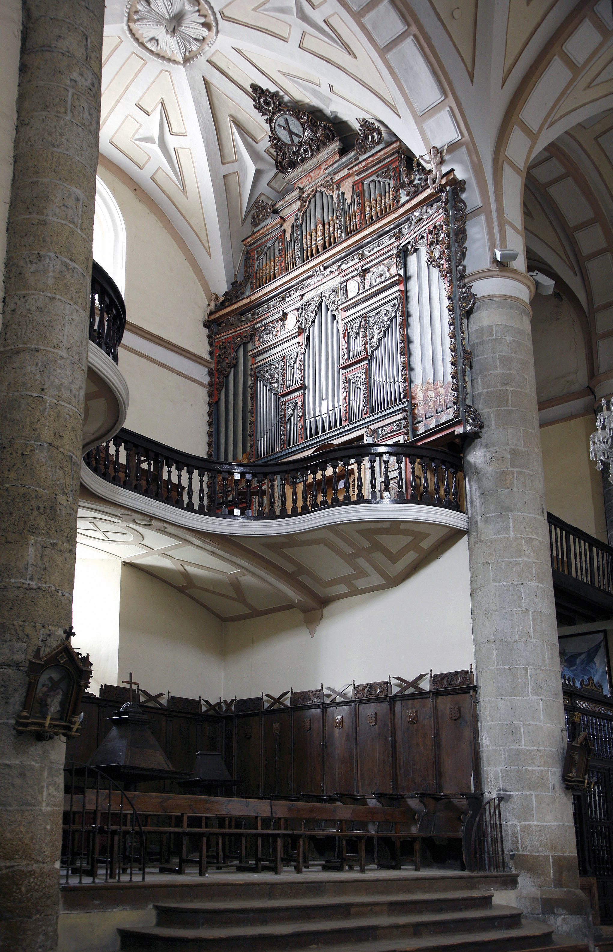 Organo bj iglesia San Andrés Carrión de los Condes.jpg