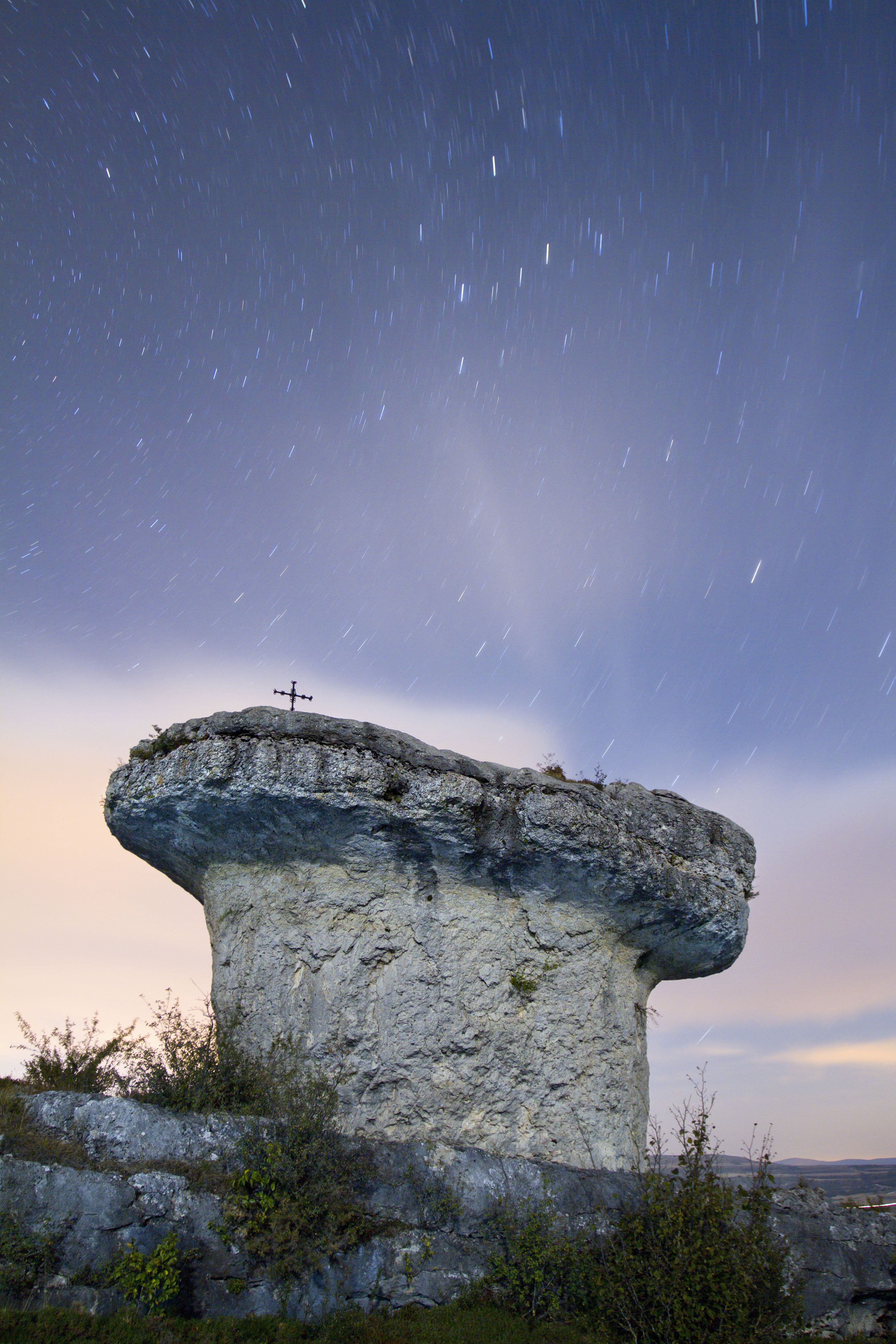 las_tuerces_bajo_el_cielo_estrellado_-_oscar_j._gonzalez_hernandez_en_aguilar_de_campoo_y_pomar_de_validivia
