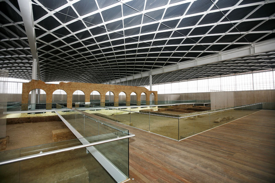 02-villa_romana_la_olmeda._interior_alta_-_copia