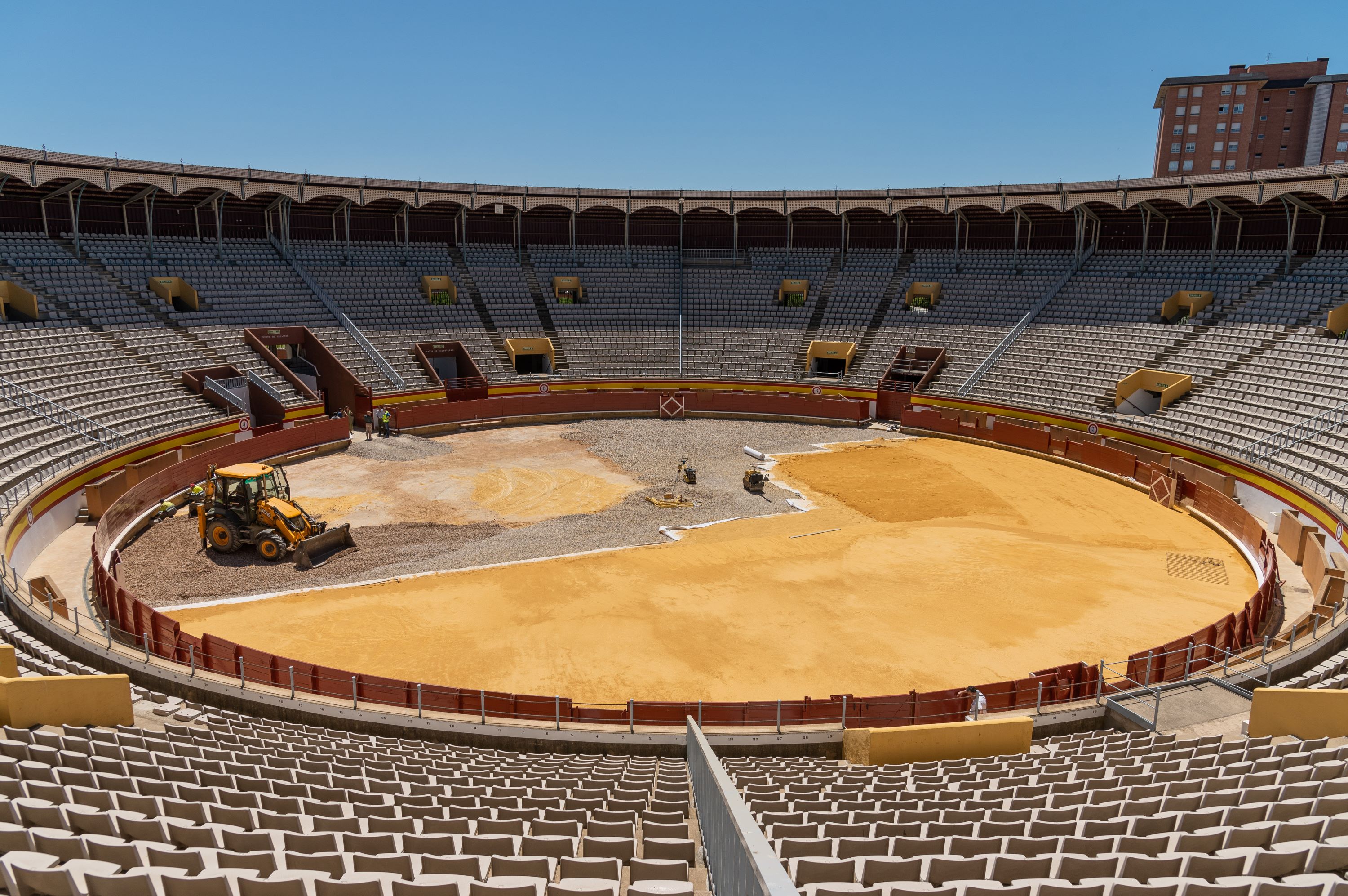 Obras de mejora del firme y drenaje del ruedo de la Plaza de Toros ...