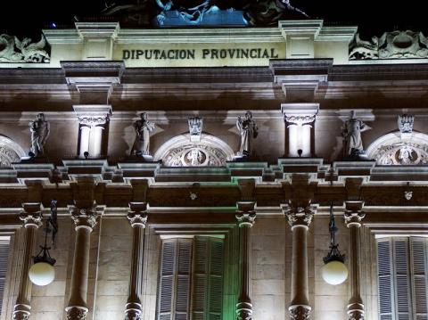 Fachada del Palacio de noche