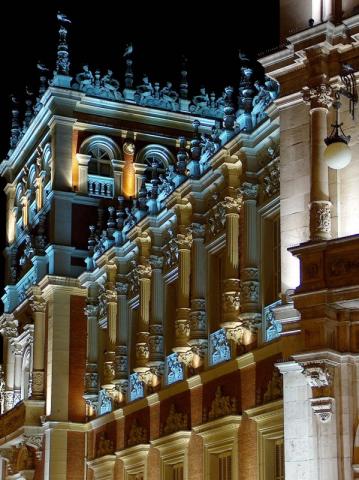 Fachada del Palacio de noche