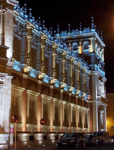 Fachada del Palacio de noche