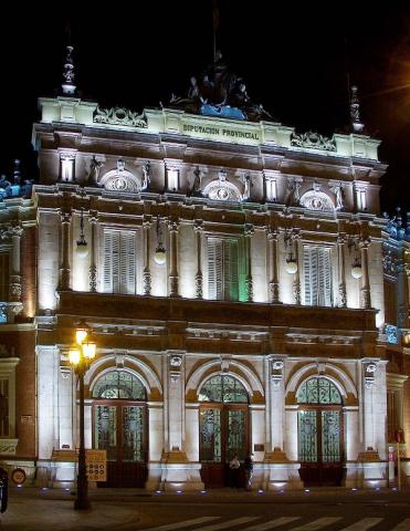 Fachada del Palacio de noche