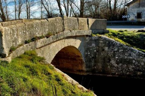 Puente sobre el Canal de Castilla