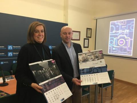 Ángeles Armisén y Luis Calderón presentando el nuevo Calendario 2017