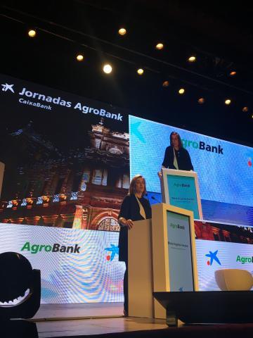 Un momento de la intervención de la presidenta de la Institución en la jornada.