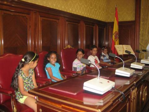 Niños saharauis, en una visita al Palacio Provincial.