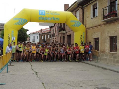 Salida de una de las pruebas de pasada edición del circuito 'Palencia legua a legua'.