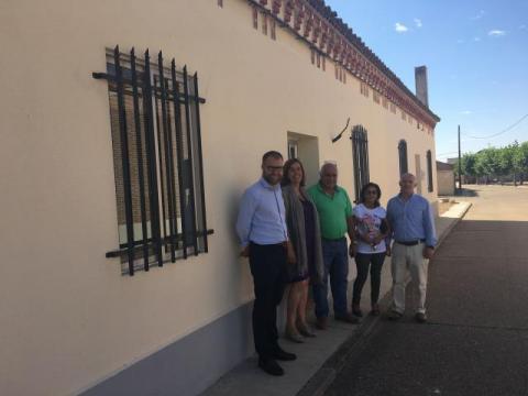 Un momento de la visita de la presidenta a diferentes actuaciones llevadas a cabo en Perales.