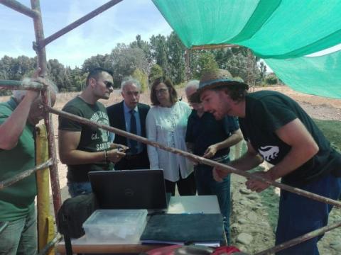 Un momento de la visita a la excavación arqueológica.