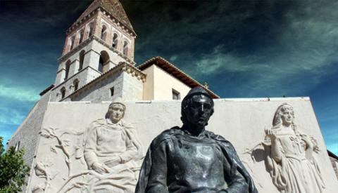 Escultura de Jorge Manrique en Pparedes de Nava