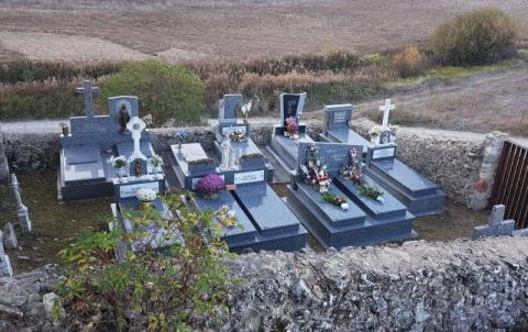 La inversión para la mejora, arreglo o ampliación de cementerios ha llegado a 56 localidades de la provincia.