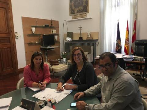 Encuentro alcaldesa Villanuño 