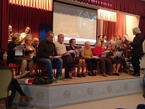 Los alumnos de Enfermería participaron en un festival con los residentes de San Telmo.