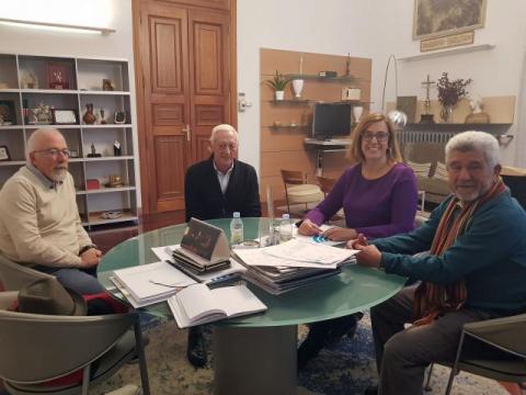 El alcalde de Villalaco se reunión con la presidenta de la Diputación es su despacho del Palacio Provincial.