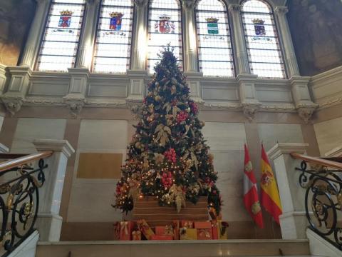 El Palacio luce espectacular con la decoración navideña.