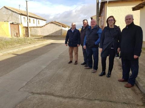 La presidenta de la Diputación ha conocido las actuaciones llevadas a cabo en Dehesa de Romanos.