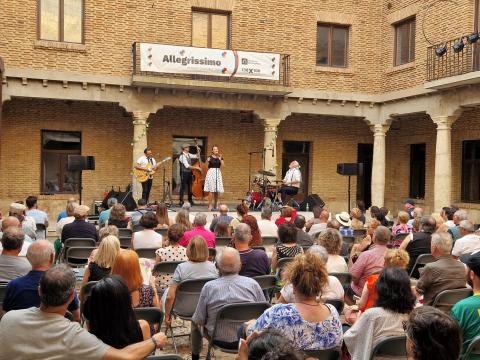 Gran afluencia de público en Allegríssimo