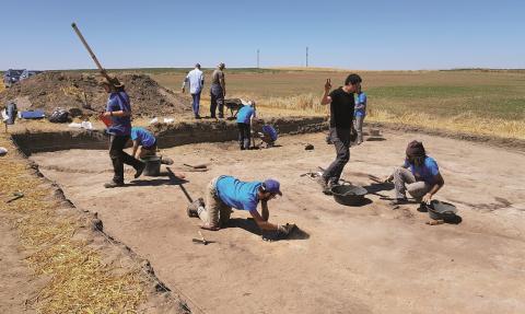 Excavación en Paredes de Nava 1 (Intercatia).jpg