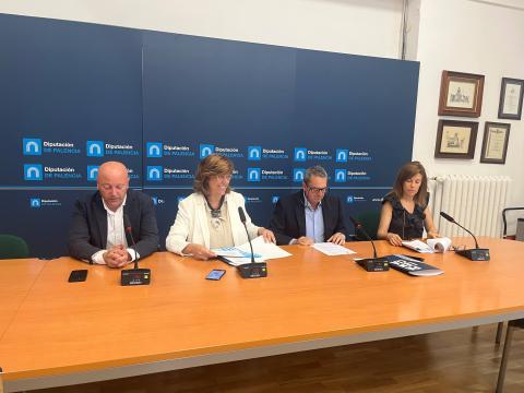 Un momento del acto de la firma del convenio.jpg