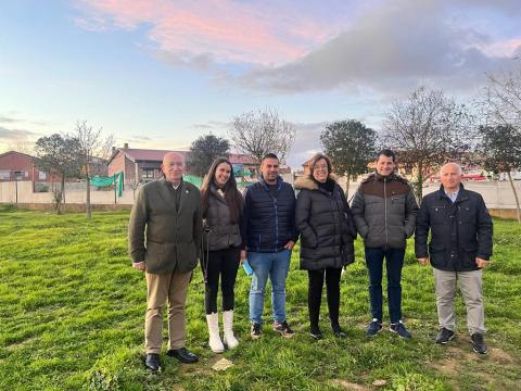 Visita al terreno donde se construirá el teleclub