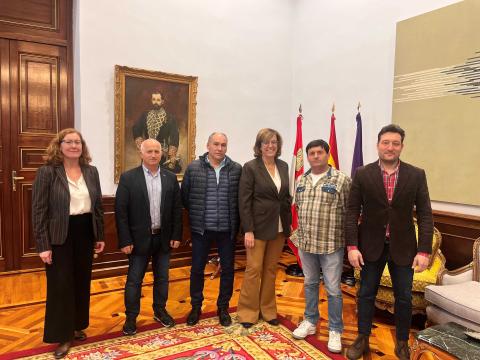 La presidenta de la Diputación ha recibido en el Palacio al alcalde de Boadilla del Camino.jpg