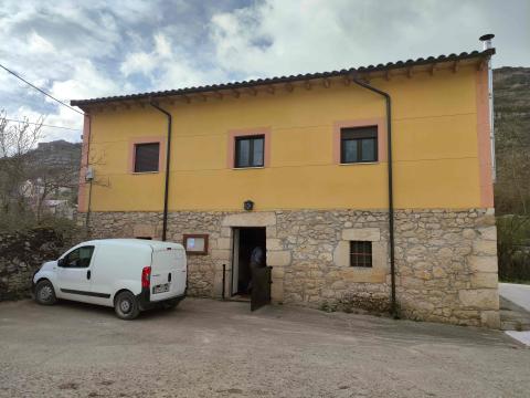 Punto de Información de Visitantes de Villaescusa de la Torre.jpg