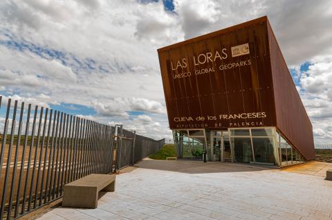 Exterior del edificio- Cueva de los Franceses