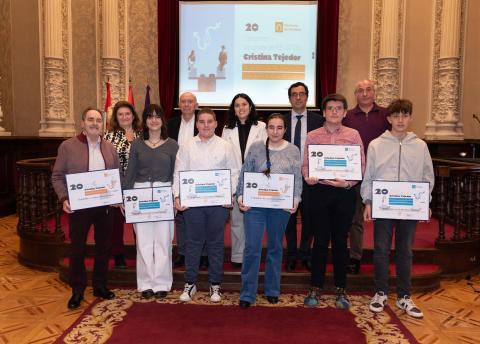 Premiados y representantes del jurado y de la Institución