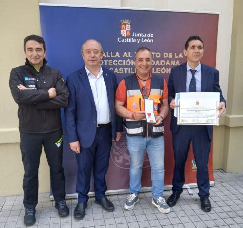 Medalla Bomberos de la Diputación.jpeg