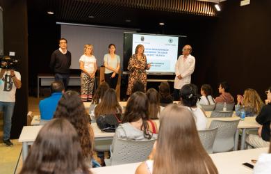 Foto alumnos escuela de enfermería